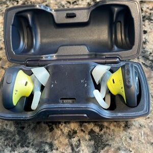 BOSE SoundSport Free Truly Wireless Sport Headphones - (Renewed)